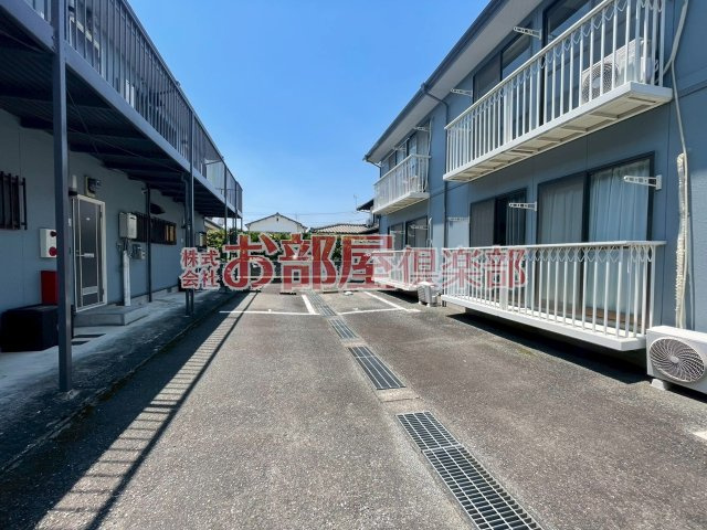 フリーデBの駐車場|車をお持ちの方に嬉しい駐車場付きの物件です