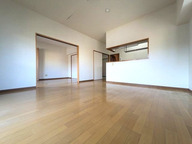 ルミエールⅢの居間・リビング