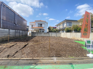 【前面道路含む現地写真】 | 学芸大学2区画　 | 車通りの少ない前面道路