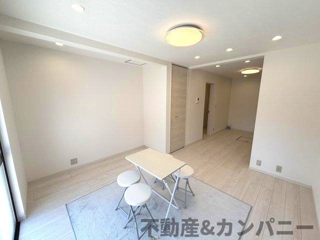 市坪南1丁目中古のおうち　松山市市坪南1丁目中古戸建の居間・リビング|ゆったり過ごせる居間です