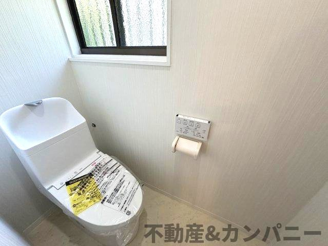 市坪南1丁目中古のおうち　松山市市坪南1丁目中古戸建のトイレ|トイレもきれいです