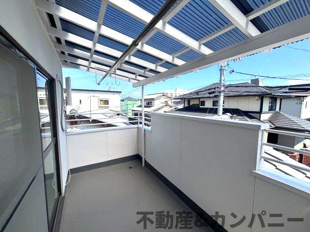 市坪南1丁目中古のおうち　松山市市坪南1丁目中古戸建のバルコニー|屋根付きバルコニーです