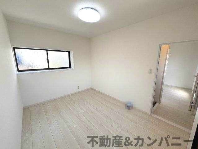 市坪南1丁目中古のおうち　松山市市坪南1丁目中古戸建の洋室|洋室です
