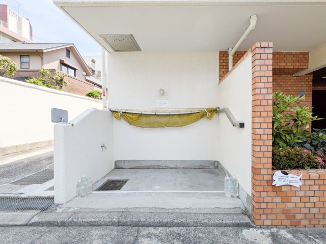 ファミール芦屋伊勢町の駐車場|マンションゴミステーション
