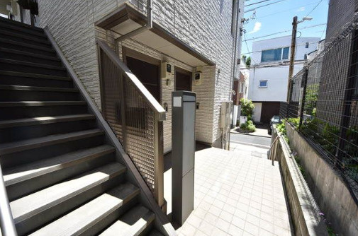 イデア南青山のエントランス|毎日通るエントランスはこのようになっています