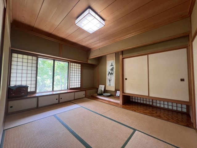 矢板市玉田　中古戸建　四季彩る日本庭園の平屋邸宅の和室|和室2-2