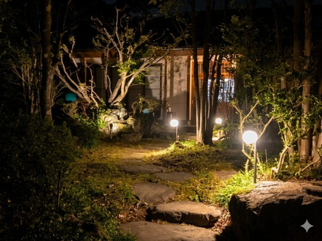 矢板市玉田　中古戸建　四季彩る日本庭園の平屋邸宅の外観|ガーデンライト