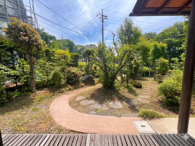 矢板市玉田　中古戸建　四季彩る日本庭園の平屋邸宅の庭