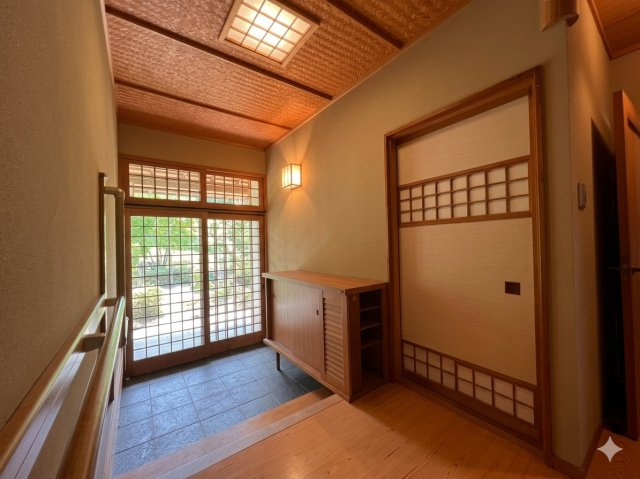 矢板市玉田　中古戸建　四季彩る日本庭園の平屋邸宅の玄関