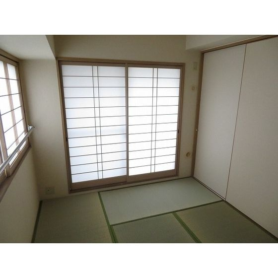 新佐川ビルの和室