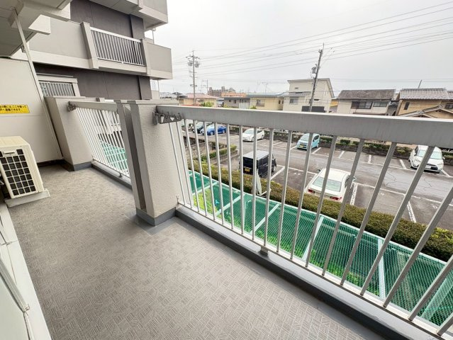 コーポシェイーネ　2階　輻射式冷暖房システムF-CON搭載のバルコニー