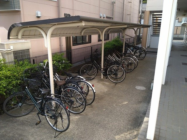 レオパレスリーベのその他|駐輪場　自転車＆原付のみ駐輪可