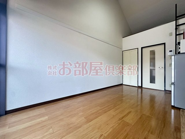 プライマリー久留米大南の洋室|落ち着いた色調の洋室です