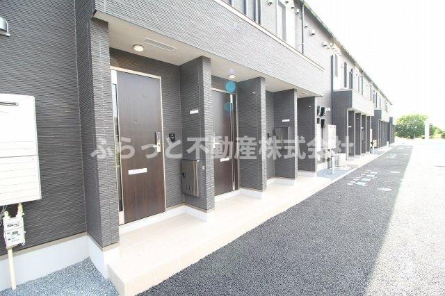 シャインスターアイズのエントランス|建物の内部です