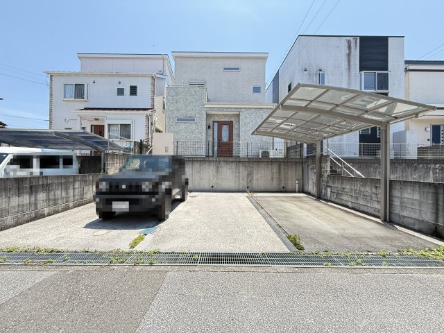 瀬戸南町一戸建（山本邸）の駐車場