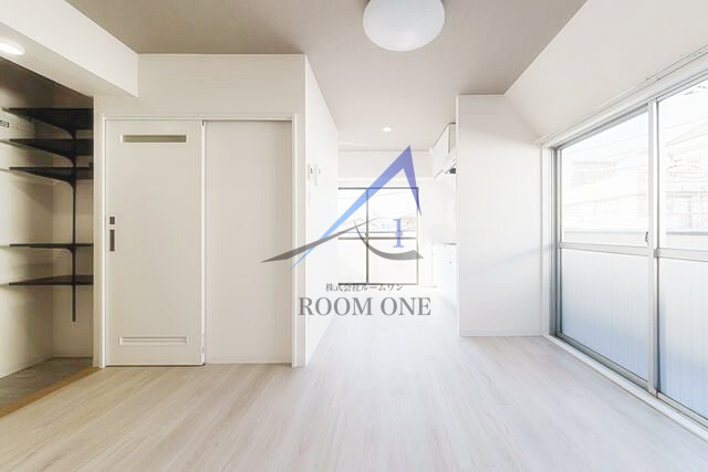 中野新橋ハイツの居間・リビング|洋室のお部屋です。
