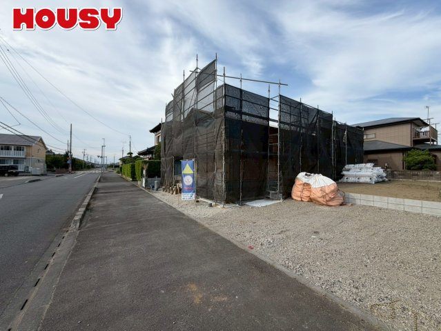 【前面道路含む現地写真】 | 潮来市日の出１号棟 | ご見学はお気軽に0476-37-3888までお問合せ下さい！