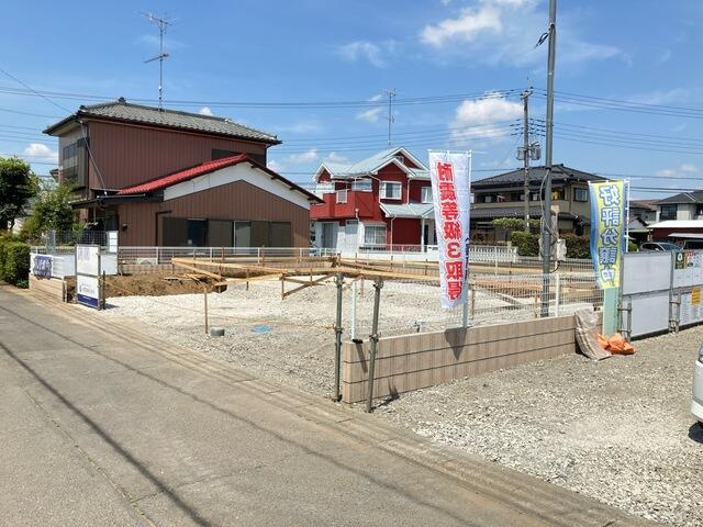 リーブルガーデン第３野木潤島　新築一戸建ての前面道路含む現地写真