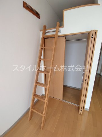 カーサフォルトゥーナの玄関|別部屋写真です。