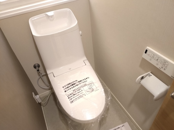 西宮市五月ケ丘　中古戸建のトイレ