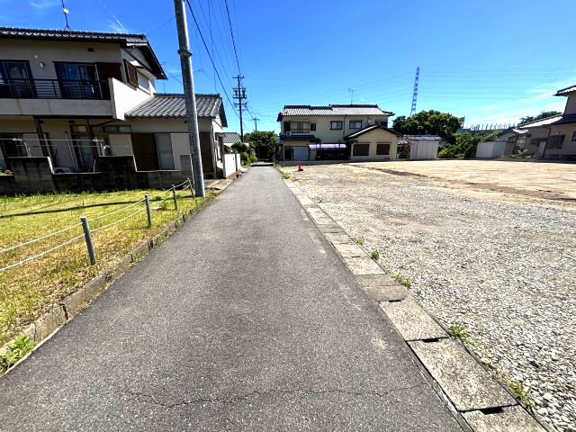 【前面道路含む現地写真】の画像