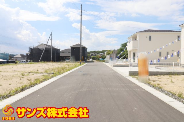 郡山市田村町東山1丁目1期　　　1号棟　　　守山小学校、守山中学区　の前面道路含む現地写真|南側前面道路