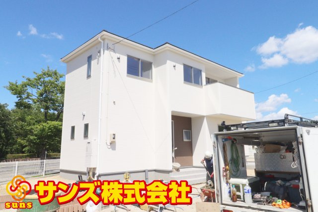 郡山市田村町東山1丁目1期　　　1号棟　　　守山小学校、守山中学区　の居間・リビング|南西側から見た外観♪