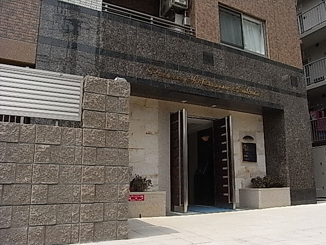プレサンス本駒込アカデミアのエントランス