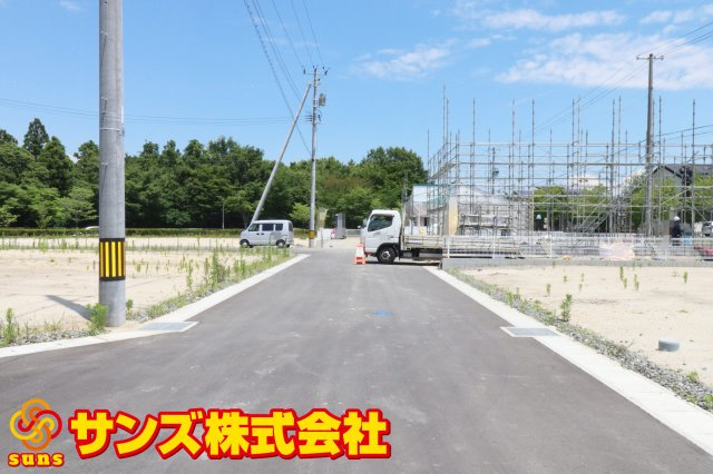 郡山市田村町東山1丁目1期　　　7号棟　　　守山小学校、守山中学区　の前面道路含む現地写真|西側前面道路