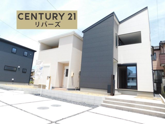津島市大字日光字東浦の新築一戸建の外観|☆ラスト１棟☆ 　　新価格！！いつでもご案内出来ます♪（お問合せ当日、平日、水曜、夜間でもＯＫ）　南向き！　敷地４８．６９坪！　長期優良住宅♪　駐車並列３台ＯＫ！　広い庭付き♪　収納豊富なプラン！