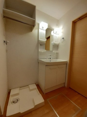 【独立洗面台】 | サニーヒルズＡ | 独立洗面台、朝の身支度には欠かせません