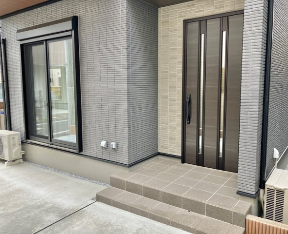 本町戸建のエントランス