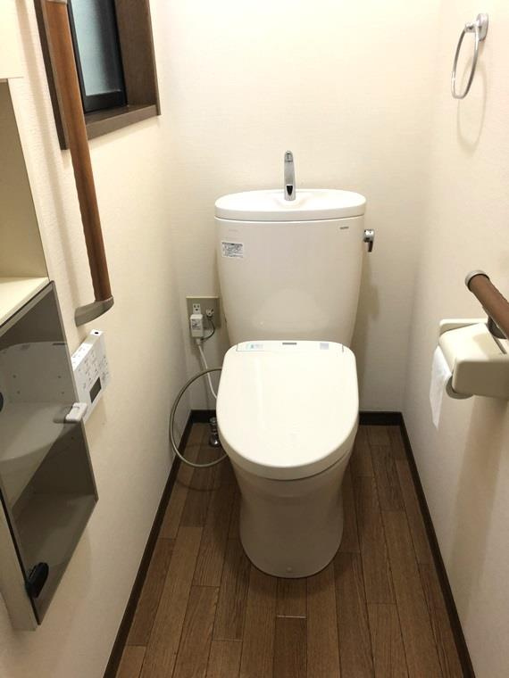 西恋ケ窪戸建のトイレ