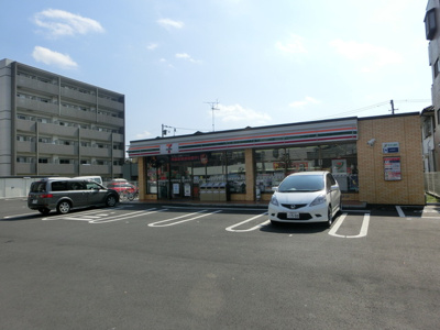 セブンイレブン 徒歩13分。コンビニ 1030m