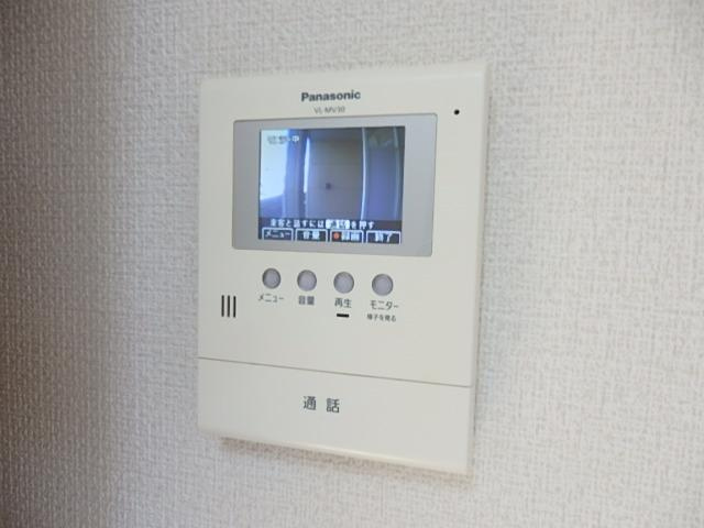ホワイトシルクの内装|カメラ付インターホン