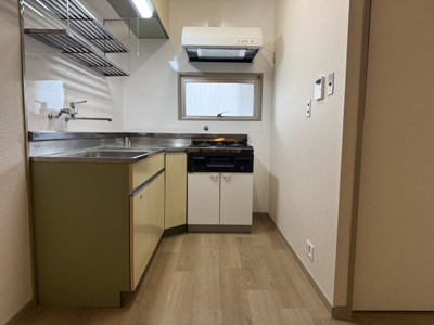 【キッチン】 | マンションVIP大塚 | グリル付きガスコンロ・給湯器は新品！
シンクも大きく、収納も多いので料理好きな方にもおすすめです