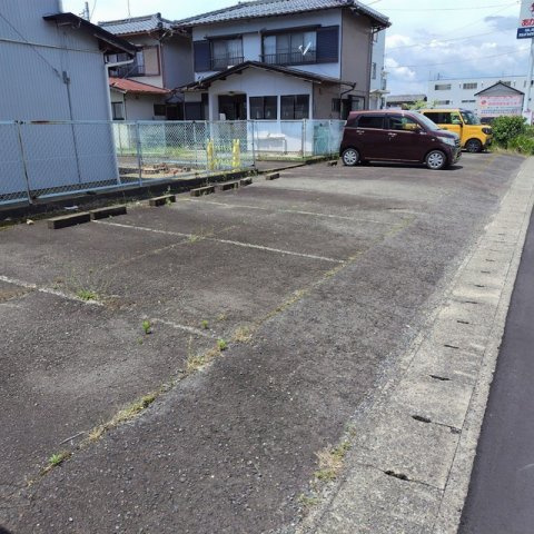 羽島郡岐南町平成３丁目の一戸建ての駐車場