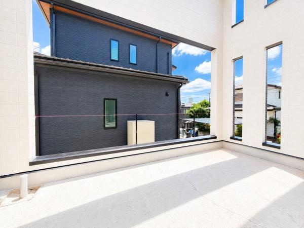 横浜市戸塚区深谷町の新築一戸建の庭|インナーテラスもついています！
お子様のプールなど、使い方は様々です！