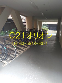 【その他共用部分】 | Due Nerima II／ドゥーエ練馬II | 敷地内駐輪場。屋内です