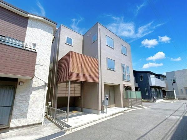 横浜市鶴見区北寺尾７丁目の中古一戸建の前面道路含む現地写真