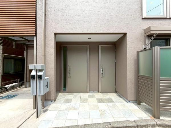 横浜市鶴見区北寺尾７丁目の中古一戸建の玄関