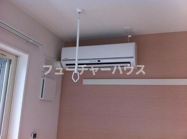 ヴィレッジコンフォート(Ｖｉｌｌａｇｅ　Ｃｏｍｆｏｒｔ）の設備|エアコン、室内物干し