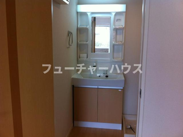 ヴィレッジコンフォート(Ｖｉｌｌａｇｅ　Ｃｏｍｆｏｒｔ）の洗面所|洗髪洗面化粧台