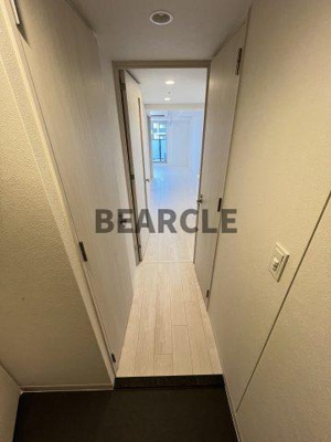 【玄関】 | ソルテラスKYOTO西大路 瑠 | 落ち着いた玄関です