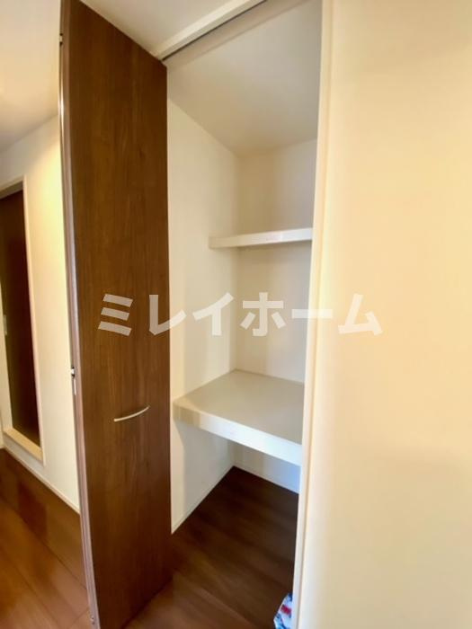 East Avenue Aの収納|同建物内、別のお部屋の参考写真になります。