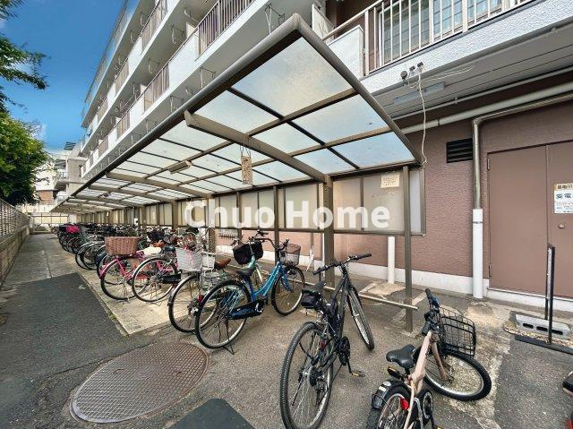 タウンハイツ亀有1号棟の駐輪場|【自転車置き場】最新の空き状況や費用などの詳細は担当スタッフまでお問い合わせください。