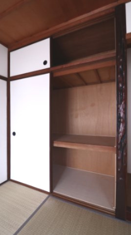 五色山4丁目貸家の収納