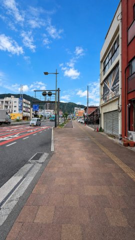 呉市本通6丁目　土地の前面道路含む現地写真|185号線に面しています。呉市街、広方面への交通も便利です。