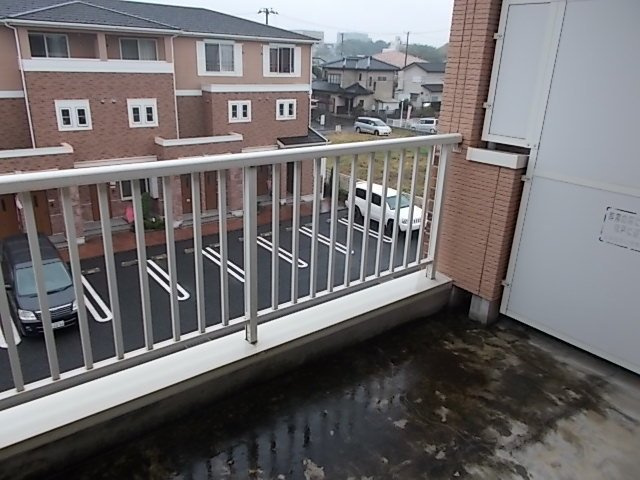 ラフィネパレ　Ｂのバルコニー|暖かな日差しのふりそそぐバルコニー