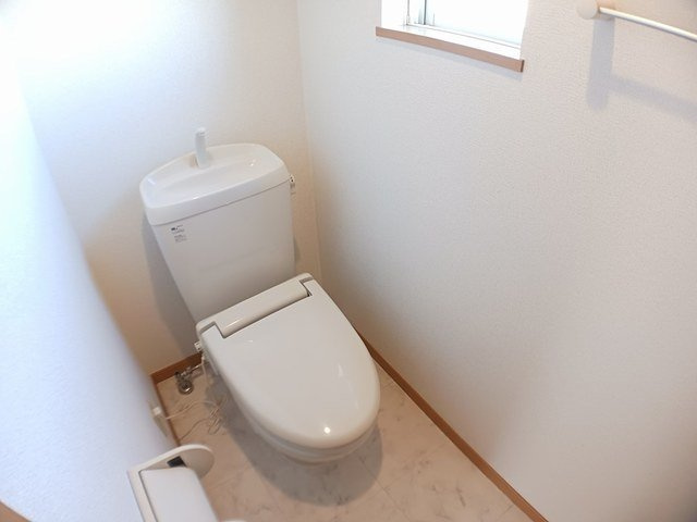 ラフィネパレ　Ｂのトイレ|落ち着いたトイレです
